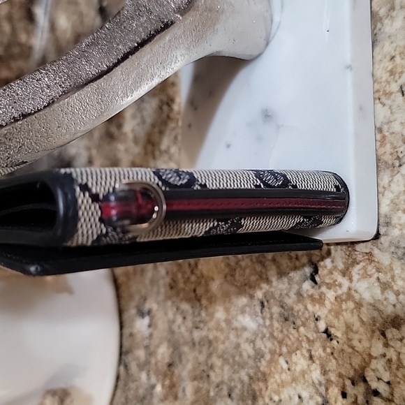 GUCCI  KEY RING HOLDER - Picture 4 of 9